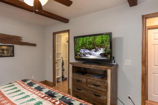 Treehouse Between Gatlinburg And Pigeon Forge. Pet Friendly! Екстер'єр фото