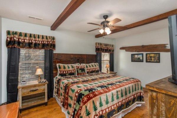 Treehouse Between Gatlinburg And Pigeon Forge. Pet Friendly! Екстер'єр фото