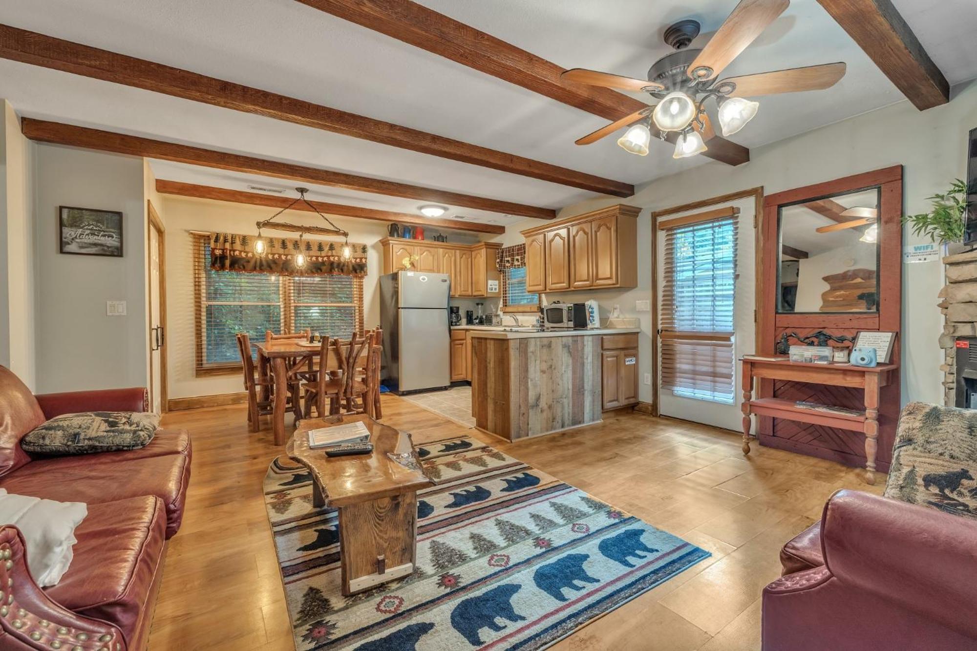 Treehouse Between Gatlinburg And Pigeon Forge. Pet Friendly! Екстер'єр фото